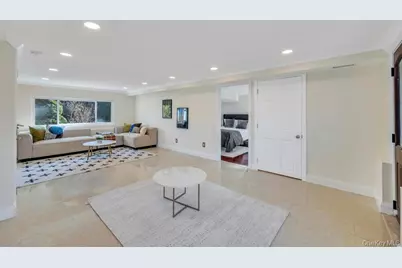 16 Phipps Lane, Plainview, NY 11803 - Photo 7