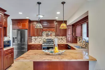 16 Phipps Lane, Plainview, NY 11803 - Photo 11