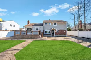 16 Phipps Ln, Plainview, NY 11803 - Photo 3