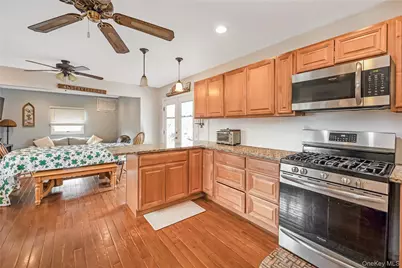 15 Bingham Place, Amityville, NY 11701 - Photo 9