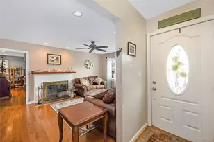 15 Bingham Pl, Amityville, NY 11701 - Photo 7