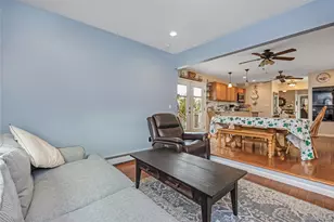 15 Bingham Pl, Amityville, NY 11701 - Photo 13