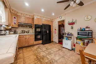 251 Smith St, Freeport, NY 11520 - Photo 9