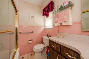 251 Smith St, Freeport, NY 11520 - Photo 15