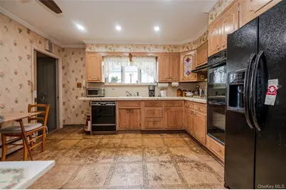 251 Smith Street, Freeport, NY 11520 - Photo 7