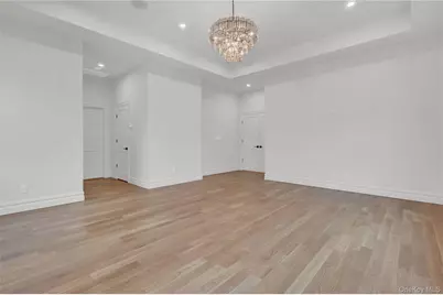 26 Estates Circle, Melville, NY 11747 - Photo 17