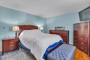 351 Venetian Blvd, Lindenhurst, NY 11757 - Photo 7