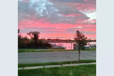 351 Venetian Boulevard, Lindenhurst, NY 11757 - Photo 23