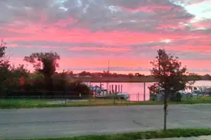 351 Venetian Blvd, Lindenhurst, NY 11757 - Photo 23