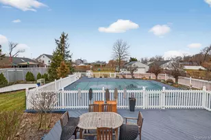 108 Awixa Ave, Bay Shore, NY 11706 - Photo 35