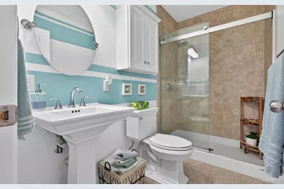 108 Awixa Avenue, Bay Shore, NY 11706 - Photo 25