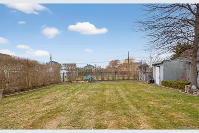 108 Awixa Avenue, Bay Shore, NY 11706 - Photo 43