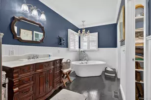 108 Awixa Ave, Bay Shore, NY 11706 - Photo 19