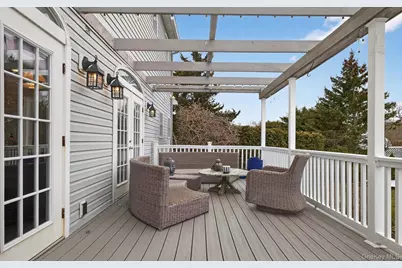 108 Awixa Avenue, Bay Shore, NY 11706 - Photo 37