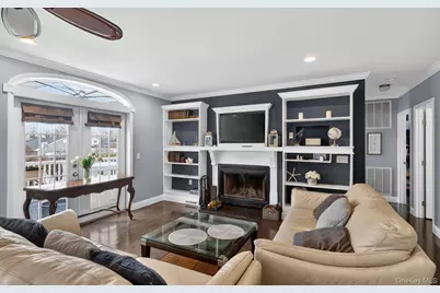 108 Awixa Avenue, Bay Shore, NY 11706 - Photo 5