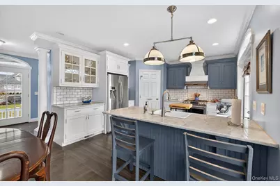 108 Awixa Avenue, Bay Shore, NY 11706 - Photo 7