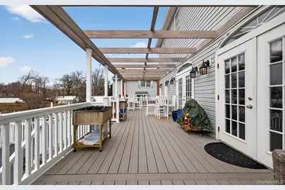 108 Awixa Avenue, Bay Shore, NY 11706 - Photo 37