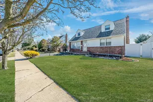 1708 Francis Dr, East Meadow, NY 11554 - Photo 3