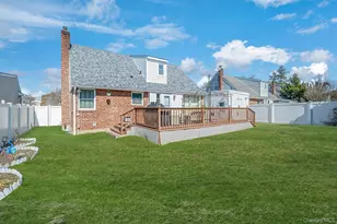 1708 Francis Dr, East Meadow, NY 11554 - Photo 39