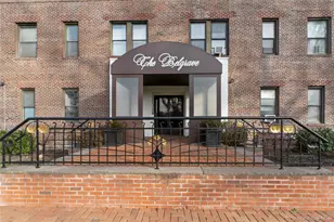 37 Brompton Rd, Great Neck, NY 11021 - Photo 3