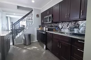 13 Peachtree Ln, Levittown, NY 11756 - Photo 37