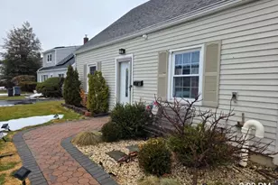 13 Peachtree Ln, Levittown, NY 11756 - Photo 21