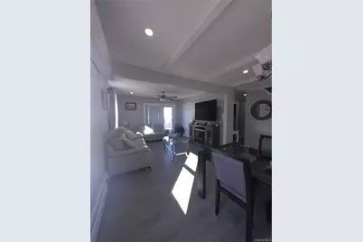 13 Peachtree Lane, Levittown, NY 11756 - Photo 5