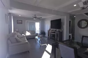 13 Peachtree Ln, Levittown, NY 11756 - Photo 19