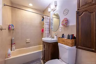 13 Peachtree Ln, Levittown, NY 11756 - Photo 25