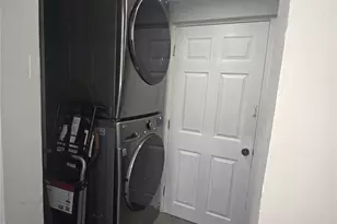 13 Peachtree Ln, Levittown, NY 11756 - Photo 31