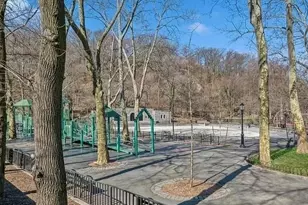 581 Academy St, New York, NY 10034 - Photo 15