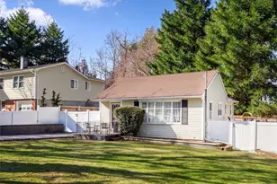 193 Maple Rd, Wading River, NY 11792 - Photo 17