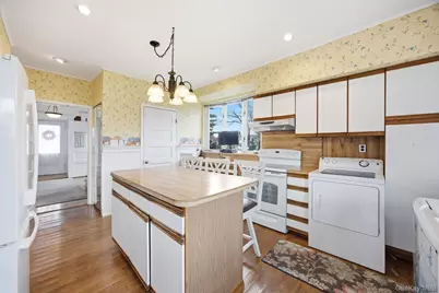 195 Cedar Street, Hempstead, NY 11550 - Photo 11