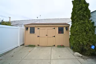 62-04 62nd Rd, Middle Village, NY 11379 - Photo 19