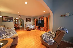 62-04 62nd Rd, Middle Village, NY 11379 - Photo 5