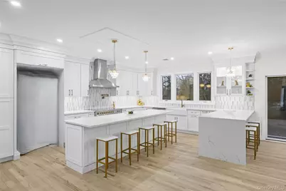 2570 Aster Place S, Westbury, NY 11590 - Photo 7