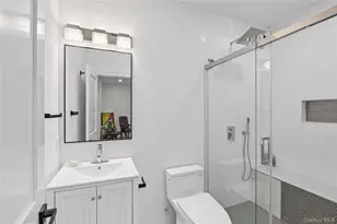 2570 Aster Pl S, Westbury, NY 11590 - Photo 23