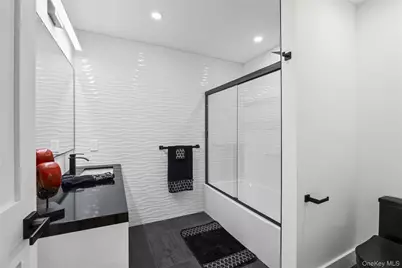 2570 Aster Place S, Westbury, NY 11590 - Photo 25