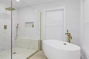 2570 Aster Pl S, Westbury, NY 11590 - Photo 27