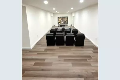 2570 Aster Place S, Westbury, NY 11590 - Photo 33