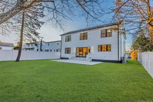 2570 Aster Pl S, Westbury, NY 11590 - Photo 39