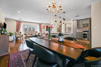 4 Birchwood Park Drive, Syosset, NY 11791 - Photo 7