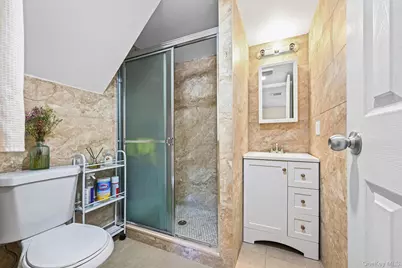 4 Birchwood Park Drive, Syosset, NY 11791 - Photo 17