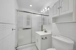 33 Pond Ln, Levittown, NY 11756 - Photo 7