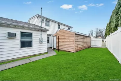 33 Pond Lane, Levittown, NY 11756 - Photo 19