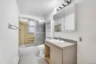 33 Pond Ln, Levittown, NY 11756 - Photo 13