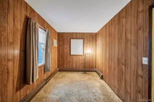 33 Pond Ln, Levittown, NY 11756 - Photo 9