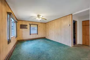 33 Pond Ln, Levittown, NY 11756 - Photo 3