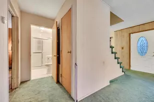 33 Pond Ln, Levittown, NY 11756 - Photo 5