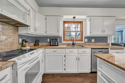 6 Eisenhower Court, Hopewell Junction, NY 12533 - Photo 9